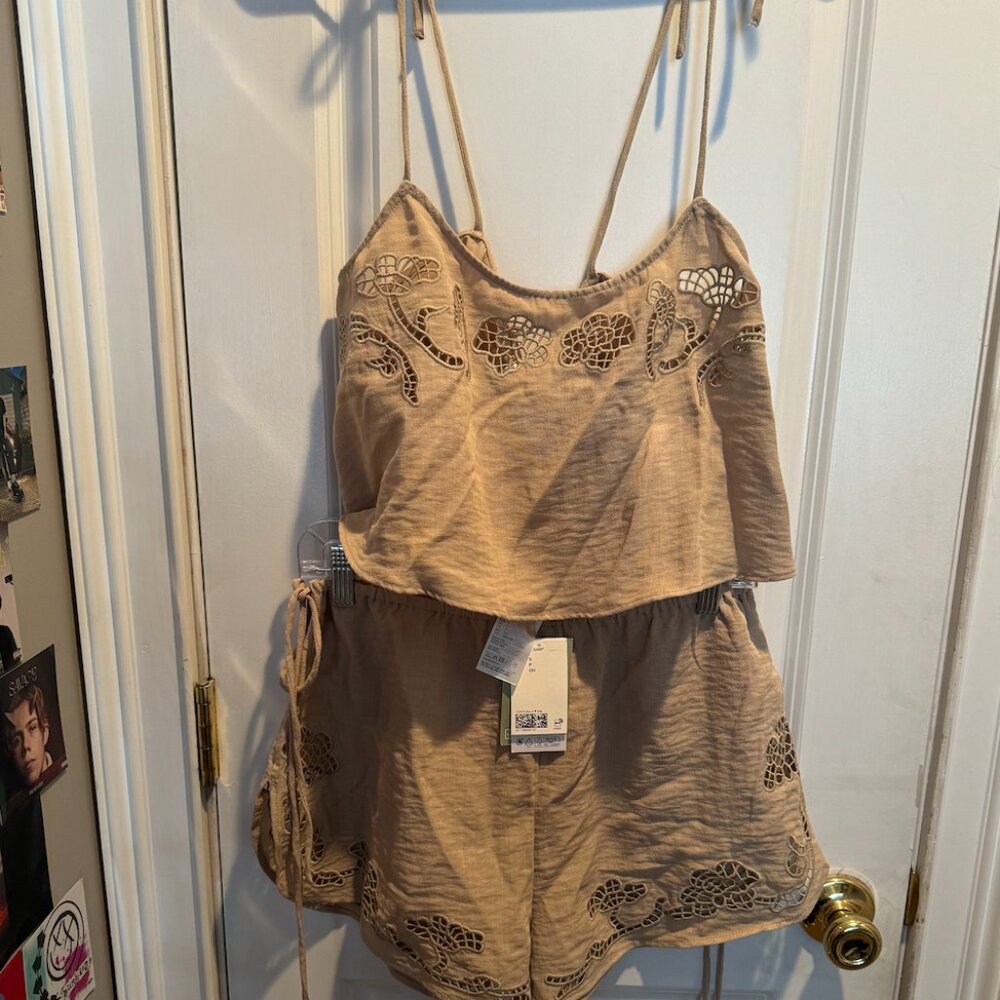 H&M Beach set with eyelet embroidery